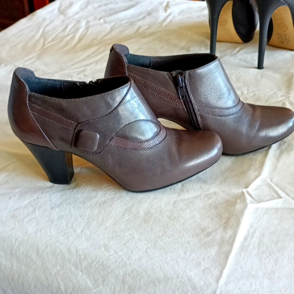 Woman's shoes